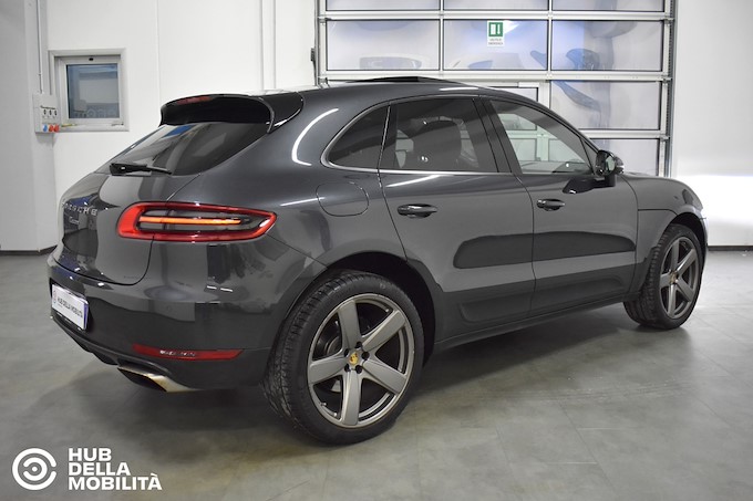 PORSCHE Macan 2.0